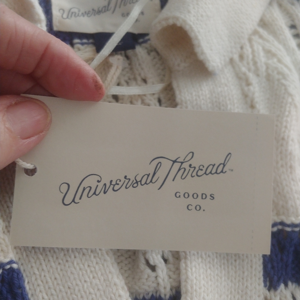 Collared Polo Pullover V-Neck Sweater in Cream and Blue - Small - Picture 6 of 10